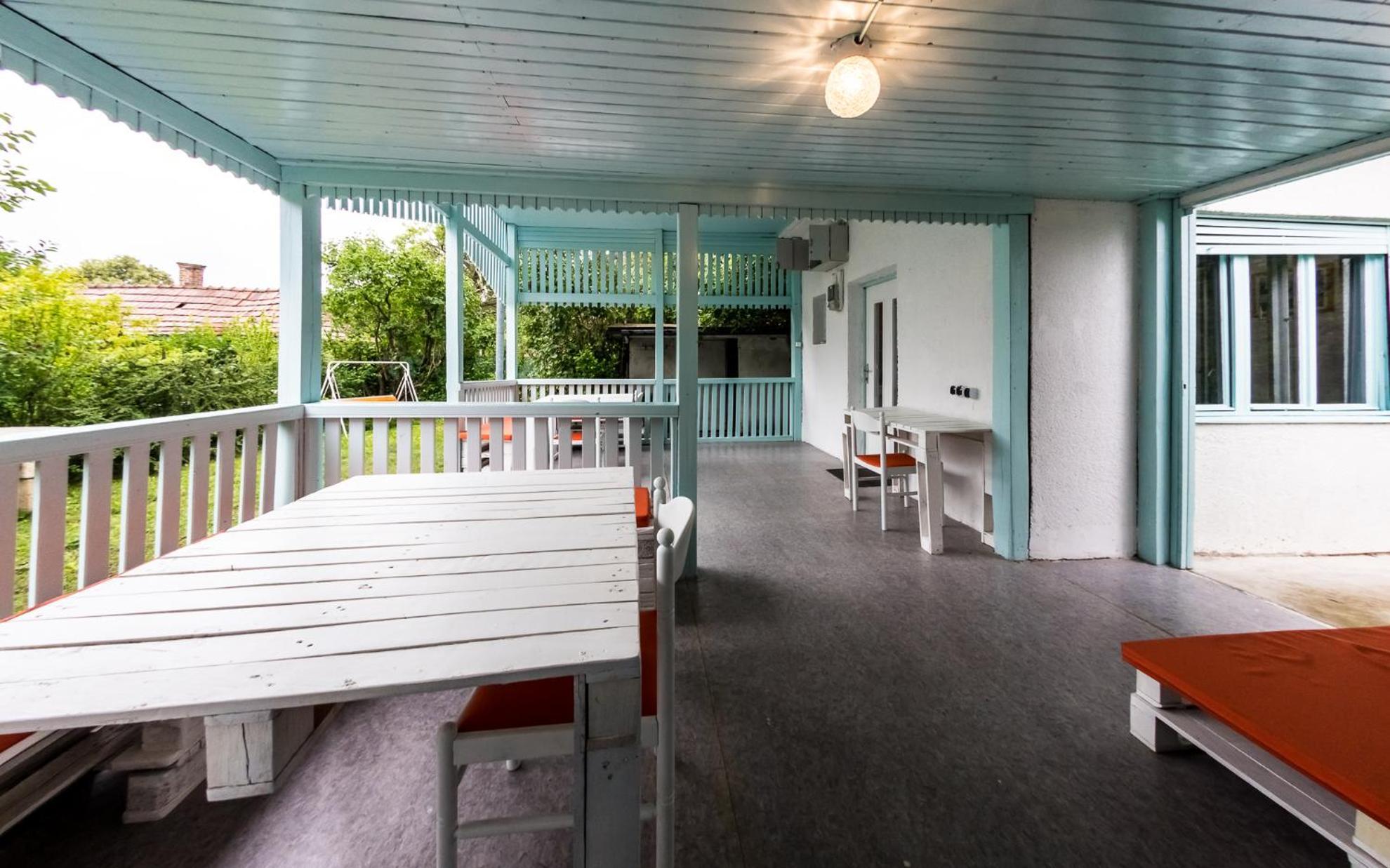 ホテル Penge Bungalok Balatonalmádi エクステリア 写真