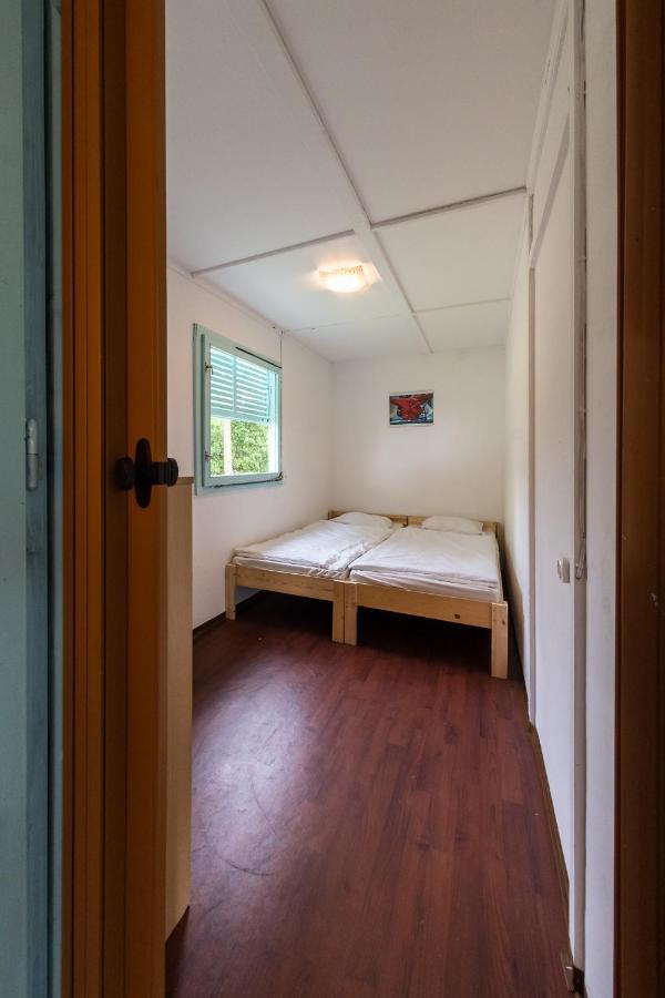 ホテル Penge Bungalok Balatonalmádi エクステリア 写真